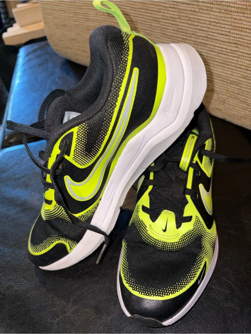 Nike Kids Black & Neon Green Athletic Sneakers 6.5Y